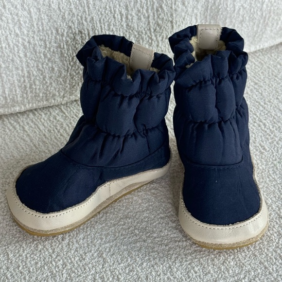 DONSJE BOOTS 4-5US 12-18M Months - Picture 1 of 9